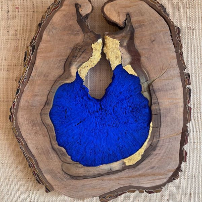 Blue 1,224, Pigmente, Öl und Blattgold auf Holz, ca.41x47 cm